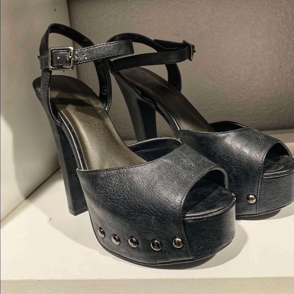 Platform Heels - Picture 2 of 3